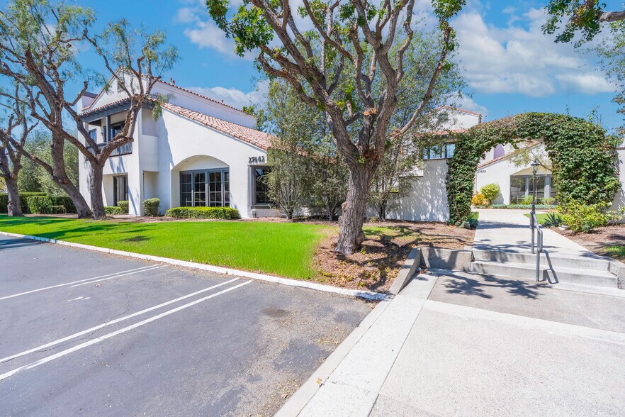 More Photos Of 27442 Calle Arroyo, San Juan Capistrano Medical For Sale