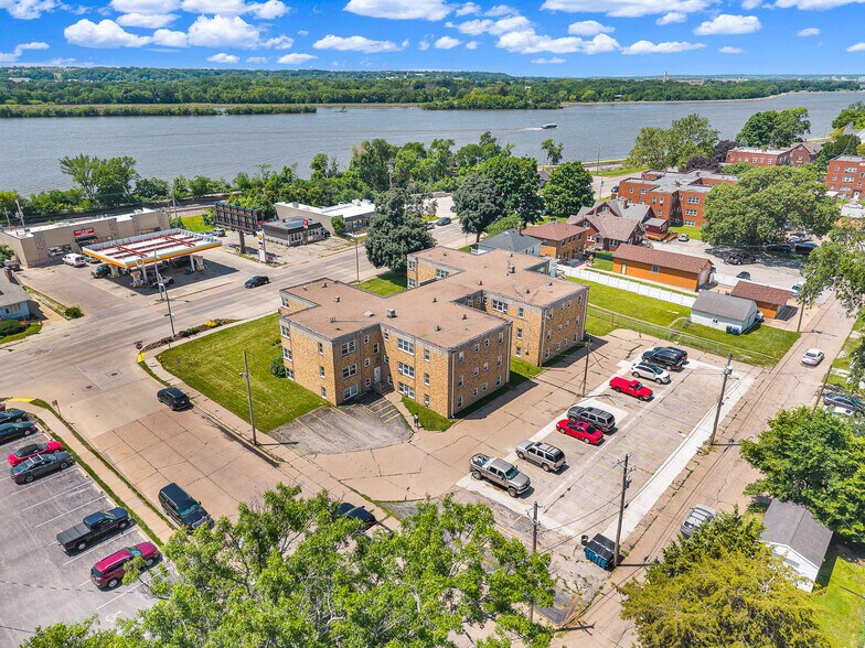 More Photos Of 924-932 State St, Bettendorf Apartments For Sale