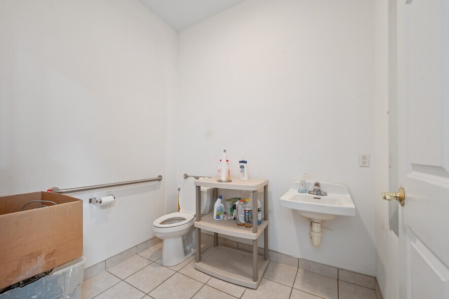 More Photos Of 8826 34 Rd, Cadillac Storefront For Sale