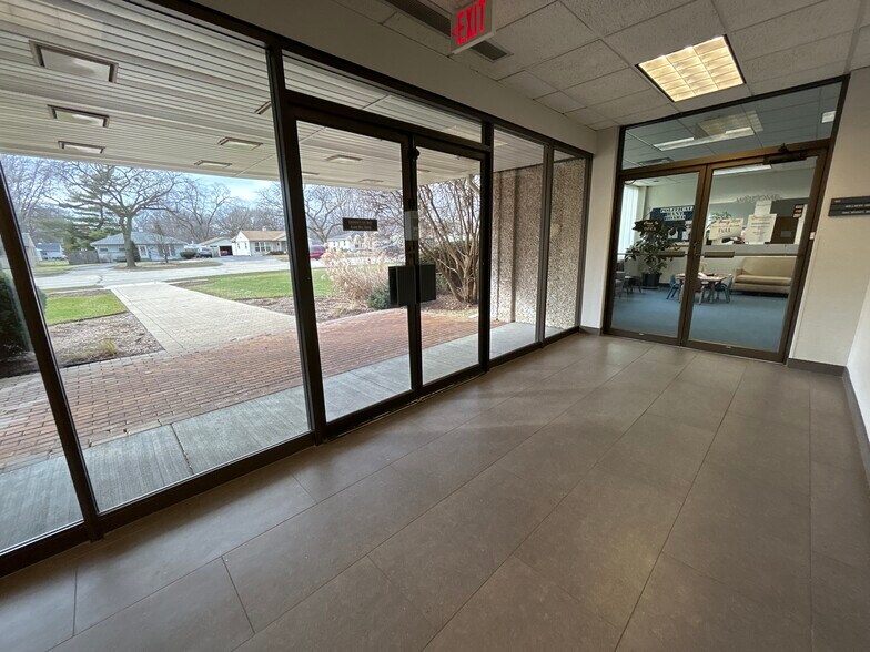More Photos Of 125 S Wilke Rd, Arlington Heights Medical For Lease