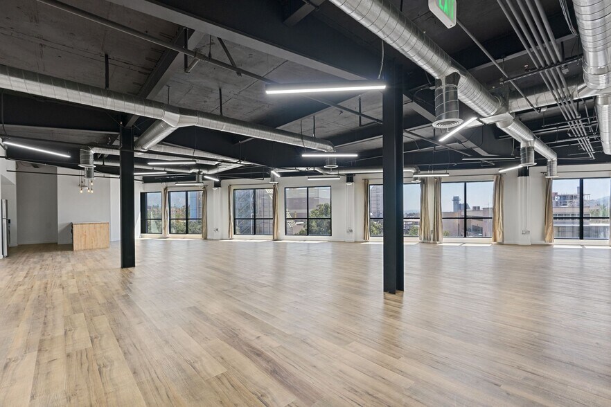 More Photos Of 135 W Magnolia Blvd, Burbank Loft Creative Space For Lease