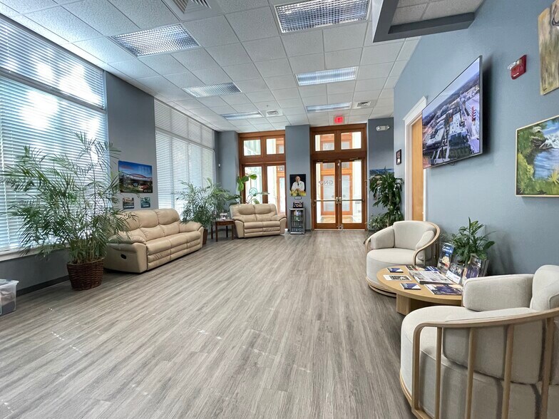 More Photos Of 300 E University Ave, Gainesville Office Residential For Sale