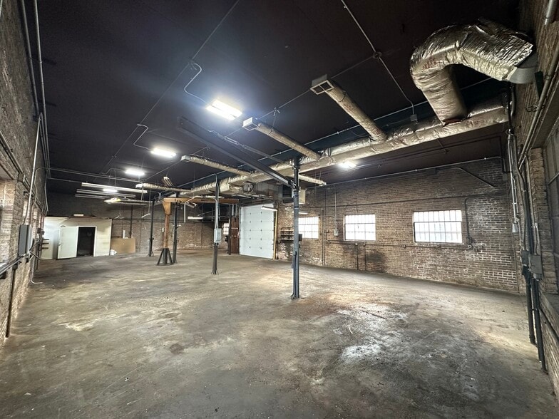 More Photos Of 3957 N Normandy Ave, Chicago Manufacturing For Sale