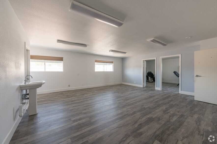 More Photos Of 10-18 W Pacific Ave, Henderson Storefront Retail Office For Sale