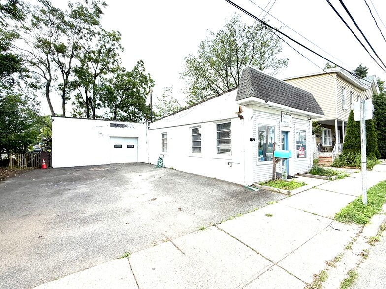 More Photos Of 19 Mechanic St, Ramsey Light Distribution For Lease