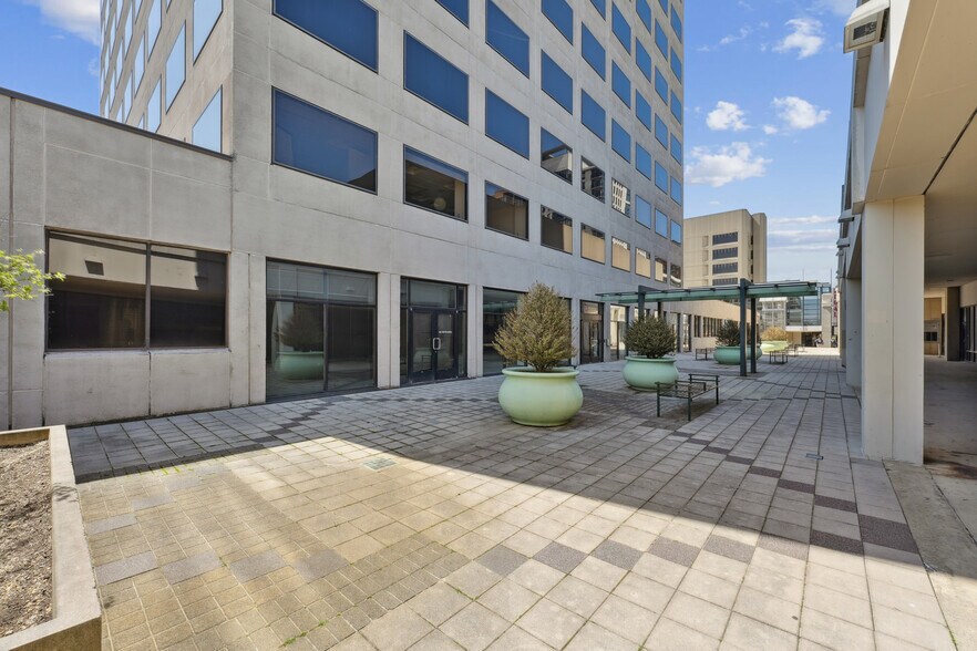 More Photos Of 51 Monroe St, Rockville Office For Lease