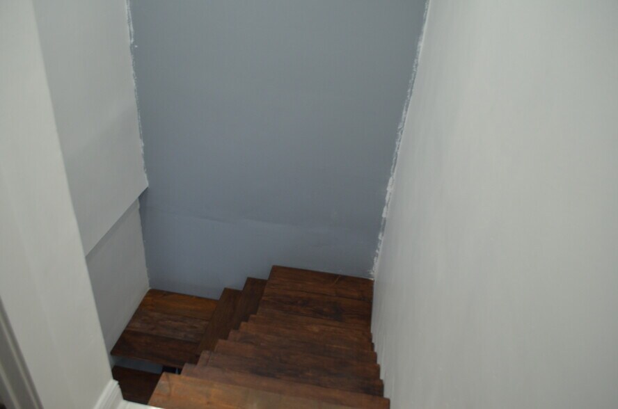 More Photos Of 7311-7323 NW 12th St, Miami Light Distribution For Sale