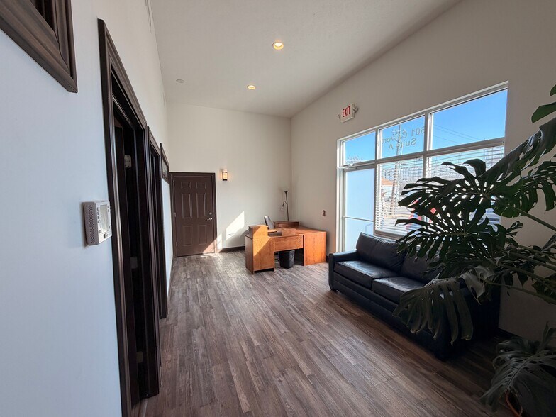 More Photos Of 601 Calvert St, Lincoln Flex For Lease