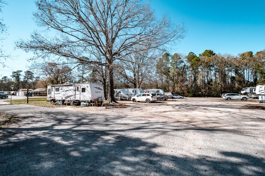More Photos Of 19135 FM 1485, New Caney Trailer Camper Park For Sale