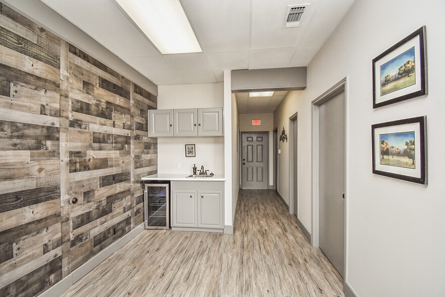 More Photos Of 104 Kelly Dr, Victoria Office For Lease