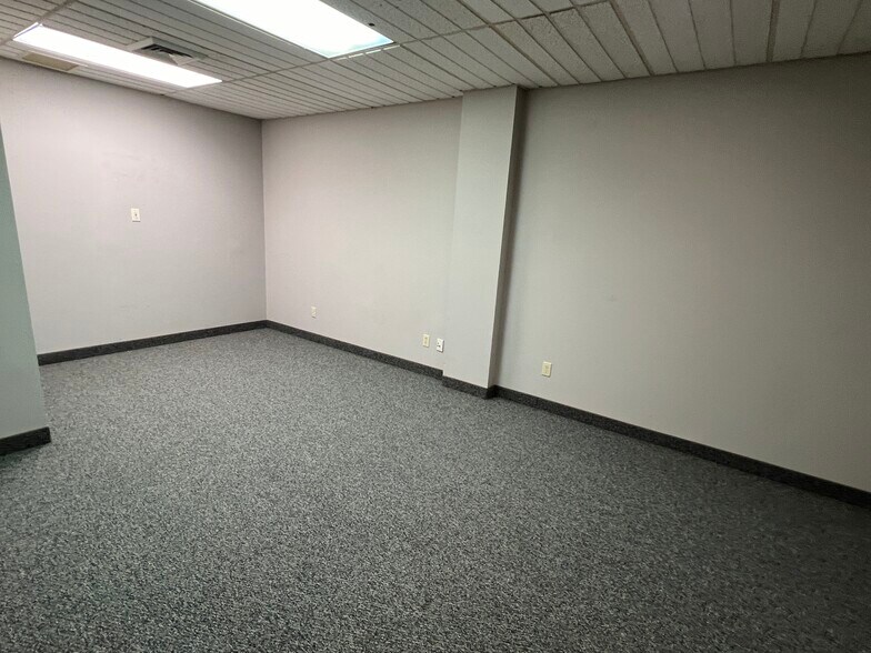 More Photos Of 104 Moody St, Ludlow Medical For Lease
