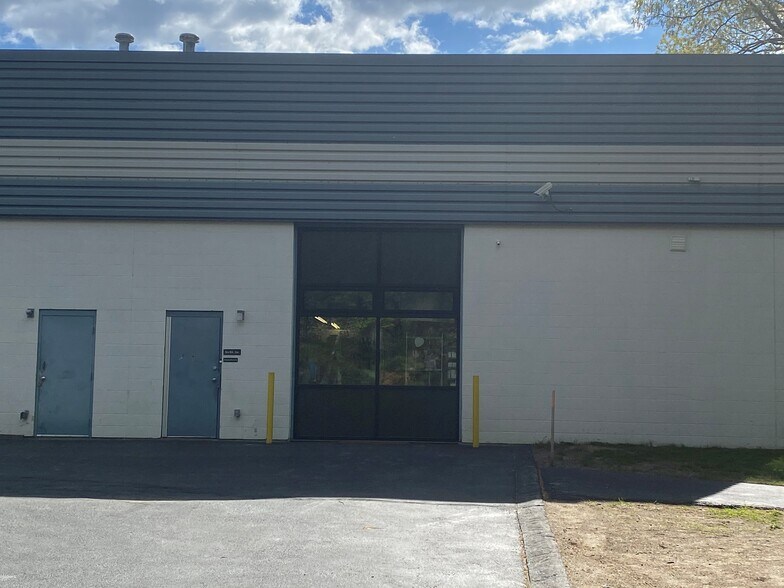 More Photos Of 2 Park Dr, Westford Manufacturing For Lease