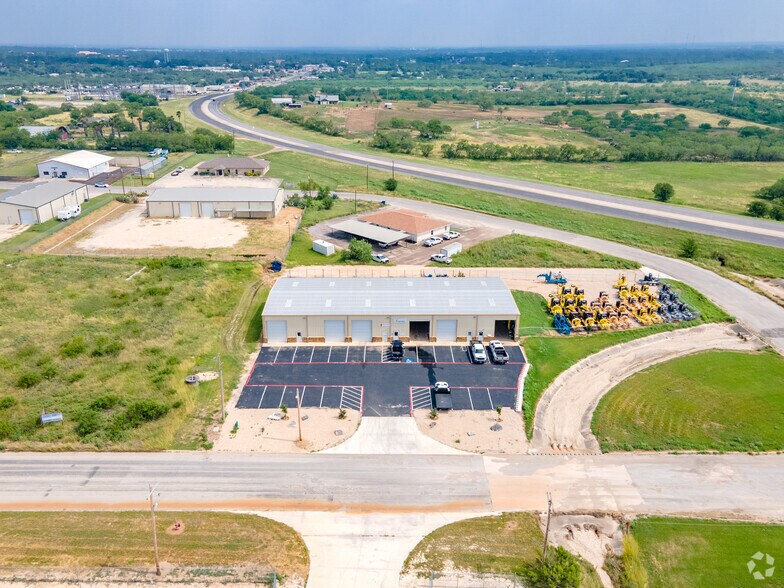 More Photos Of 200 Eurostar Dr, Pleasanton Warehouse For Lease