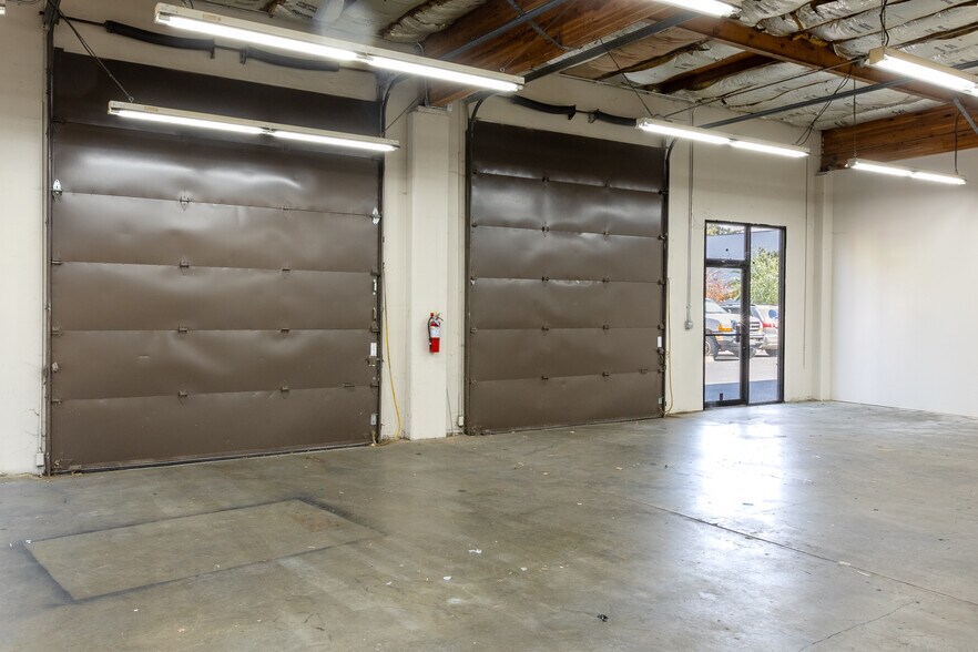 More Photos Of 1310-1314 Ross St, Petaluma Warehouse For Lease