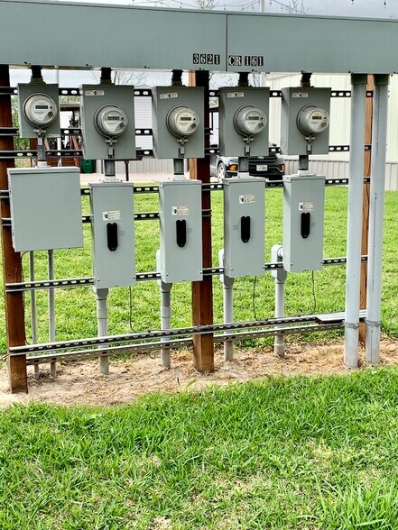 More Photos Of 3621 County Road 161, Alvin Multifamily For Sale