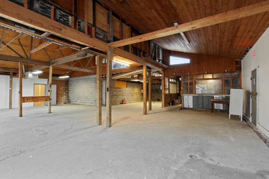 More Photos Of 8500 Oak St, New Orleans Storefront Retail Office For Sale