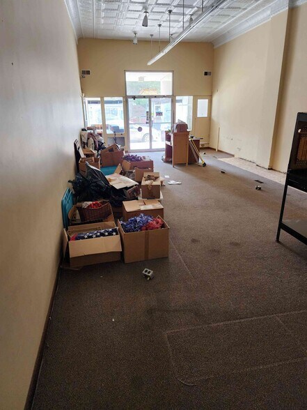 More Photos Of 13-17 N 4th St, Martins Ferry Light Distribution For Sale