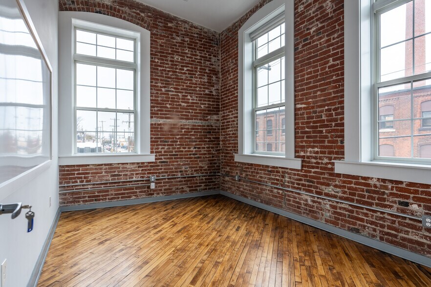 More Photos Of 137-145 W Berkley St, Philadelphia Warehouse For Lease