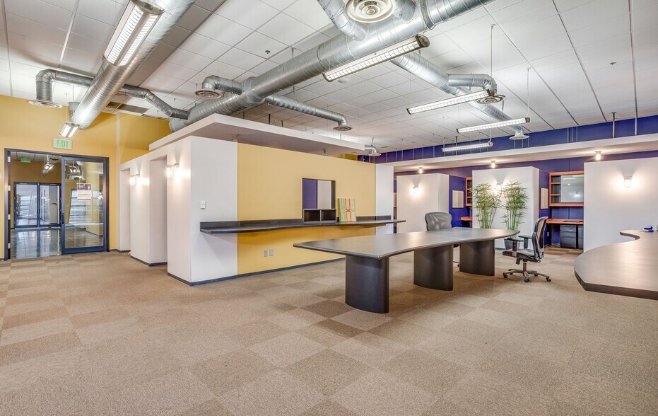 More Photos Of 200 Greenleaf St, Fort Worth Industrial For Sale