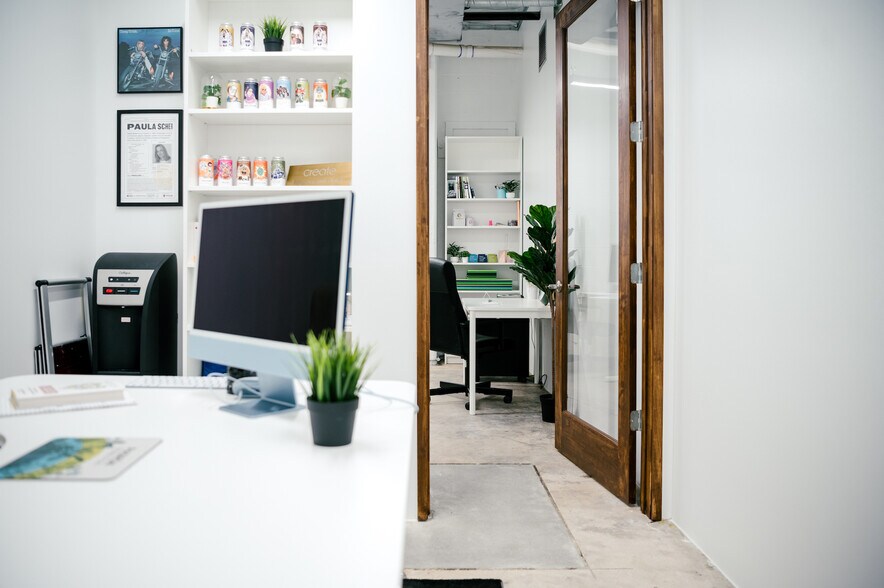 More Photos Of 2808 Caroline St, Houston Coworking Space
