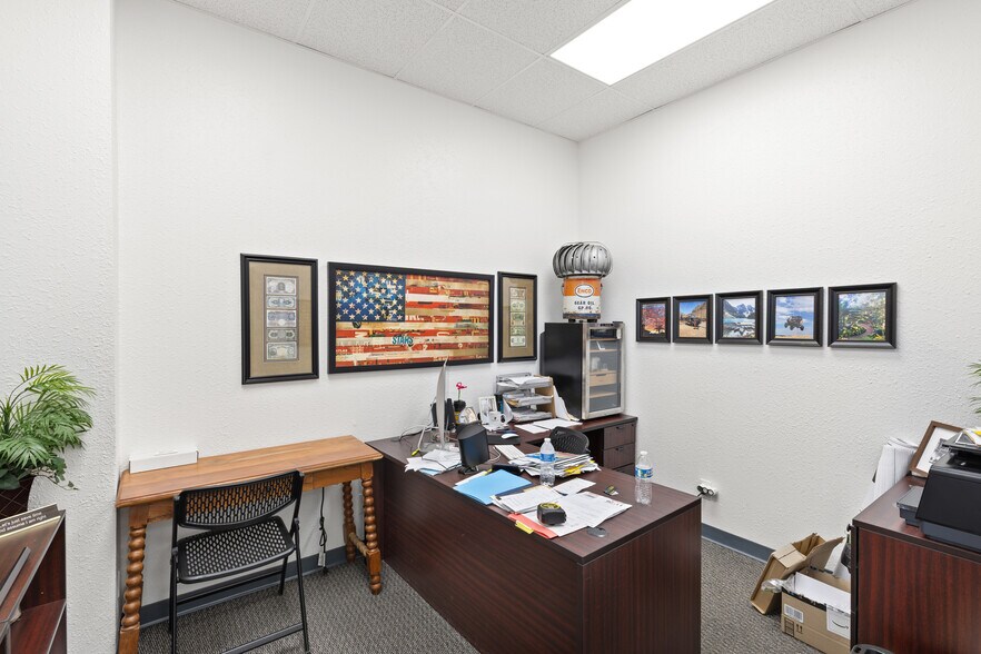 More Photos Of 812-814 Blue Mound Rd, Saginaw Warehouse For Lease