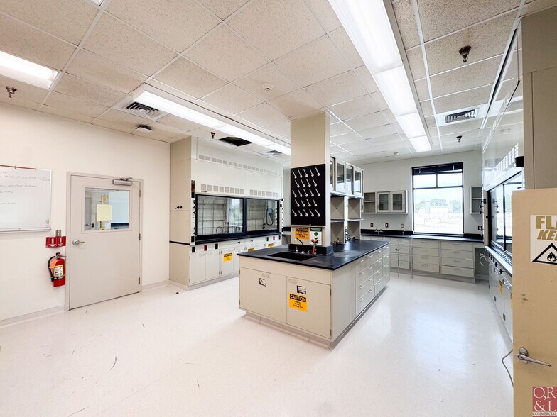 More Photos Of 35 NE Industrial Rd, Branford Research And Development For Lease