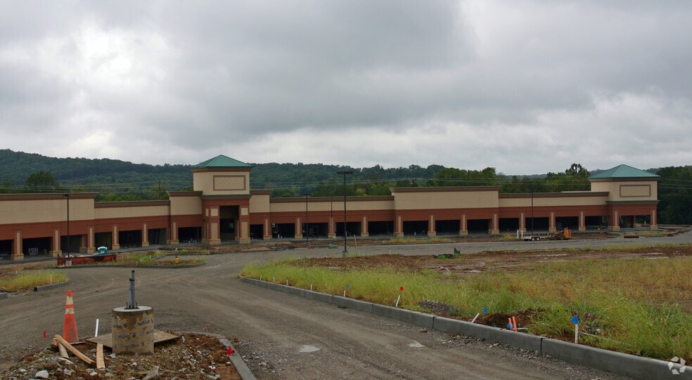 More Photos Of 1209-1279 Main St, Imperial General Retail For Lease