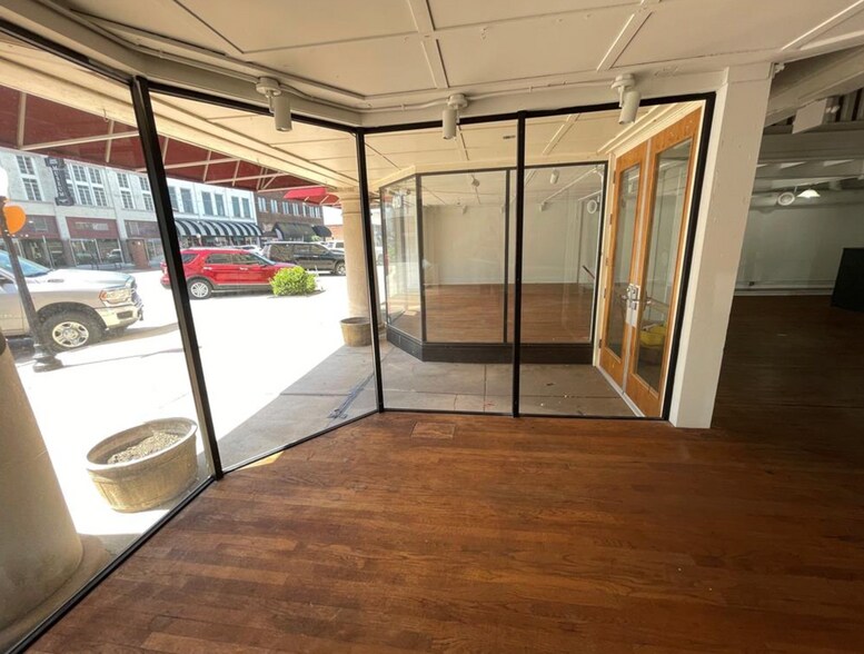 More Photos Of 410 W Chickasha Ave, Chickasha Storefront For Sale