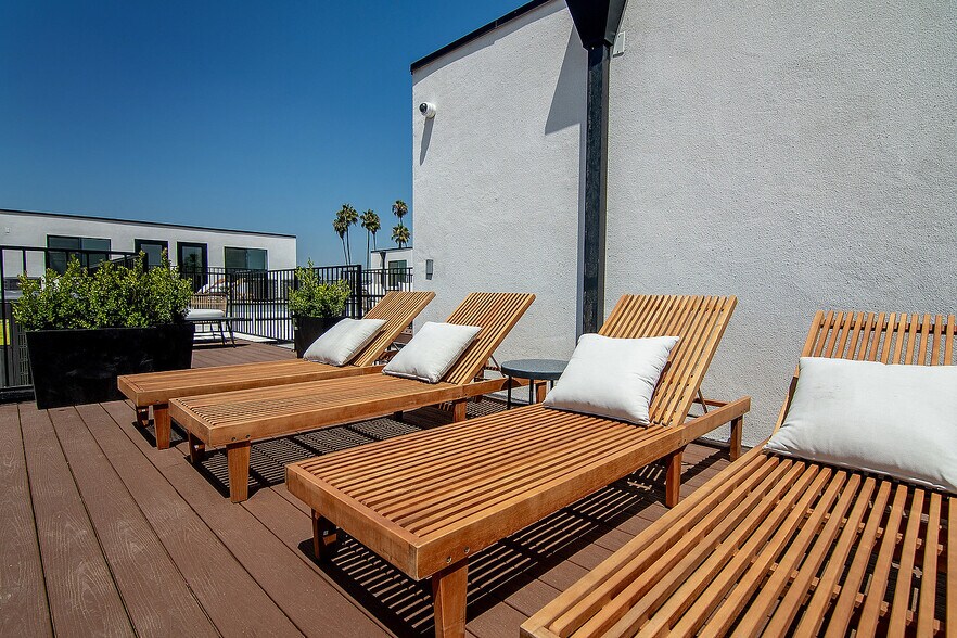 More Photos Of 811 N Harvard Blvd, Los Angeles Multifamily For Sale