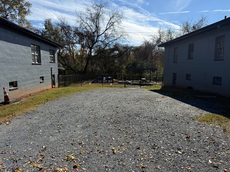 More Photos Of 96 W Felton Rd, Cartersville Office For Sale