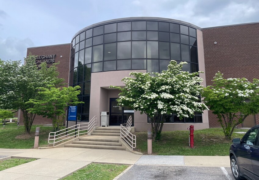 Primary Photo Of 200 Arh Ln, Low Moor Hospital For Sale