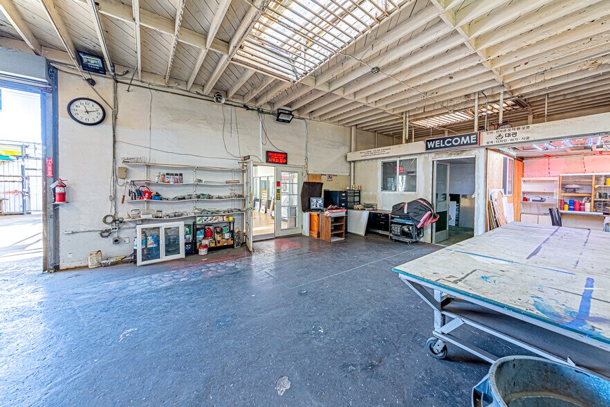 More Photos Of 4922 S Figueroa St, Los Angeles Storefront For Sale