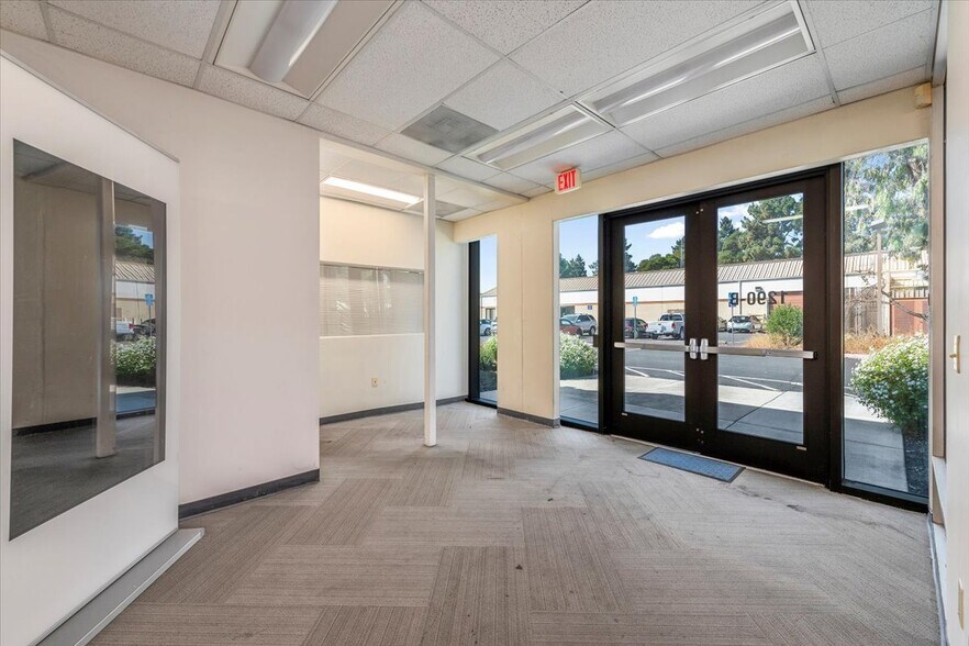 More Photos Of 1290 Reamwood Ave, Sunnyvale Research And Development For Lease