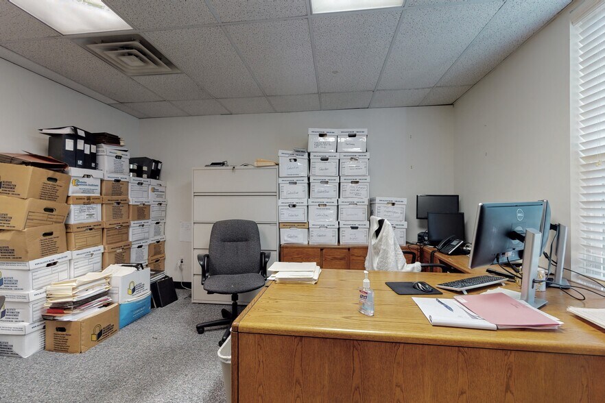 More Photos Of 2 Forest Ave, Oradell Medical For Sale