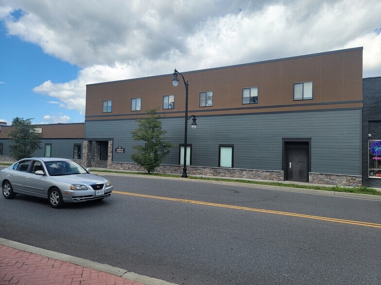 More Photos Of 51-65 Albany Ave, Kingston Medical For Sale