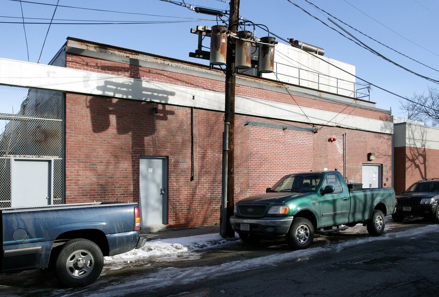More Photos Of 179 Bent St, Cambridge Warehouse For Lease