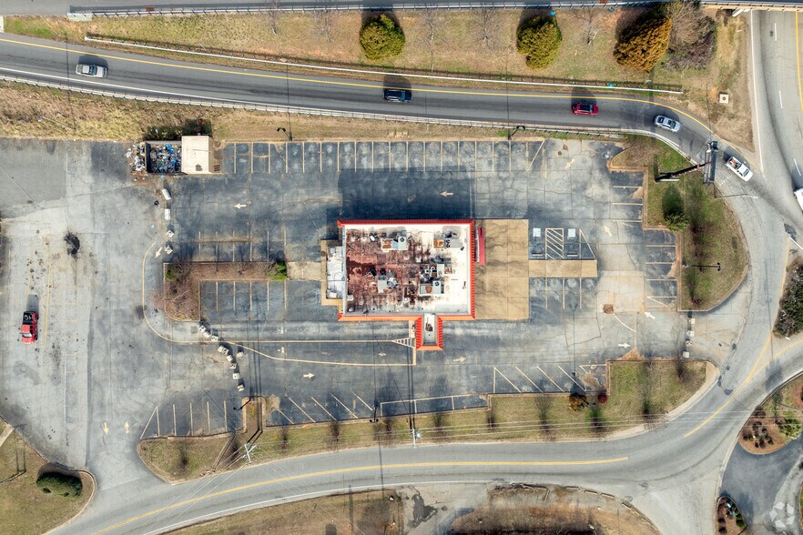 More Photos Of 100 Simuel Rd, Spartanburg Restaurant For Sale