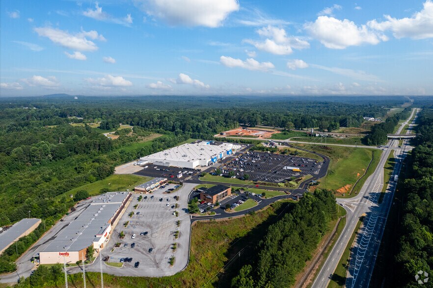 More Photos Of 3870-3998 Bremen Crossing, Bremen General Retail For Lease