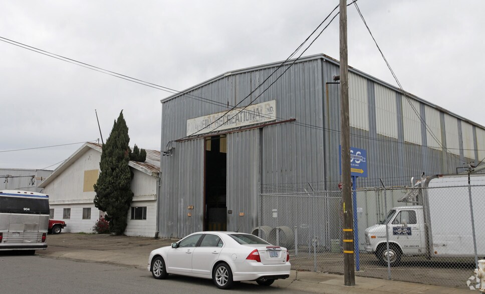More Photos Of 496 Hester St, San Leandro Warehouse For Lease