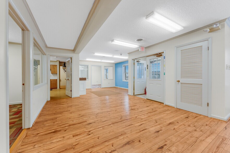 More Photos Of 12256 Veterans Memorial Hwy, Reedsville Bank For Lease