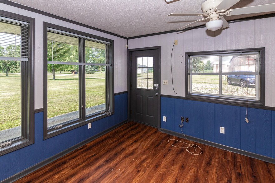 More Photos Of 288 W Brookville Rd, Fountaintown Office For Lease