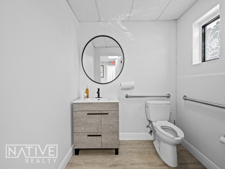 More Photos Of 700 NE 13th St, Fort Lauderdale Freestanding For Sale