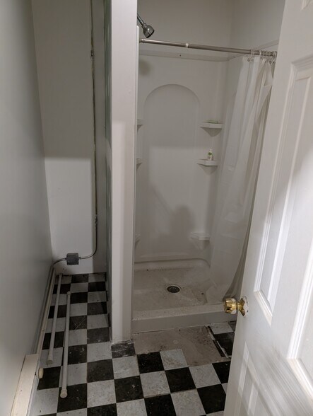 More Photos Of 237 River Rd, Uxbridge Warehouse For Lease