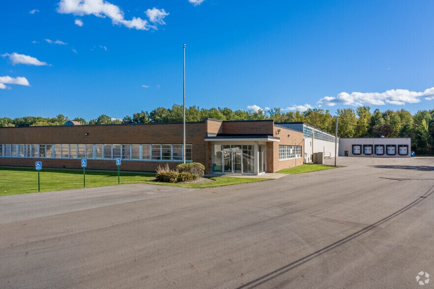 Primary Photo Of 1366 Commerce Dr, Stow Manufacturing For Lease