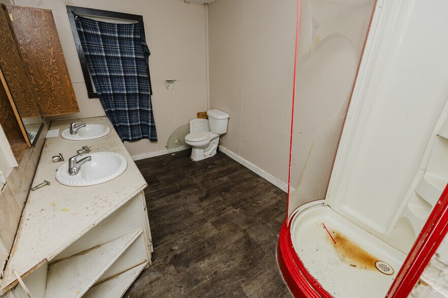 More Photos Of 123 E Madison Ave, Arkansas City Apartments For Sale