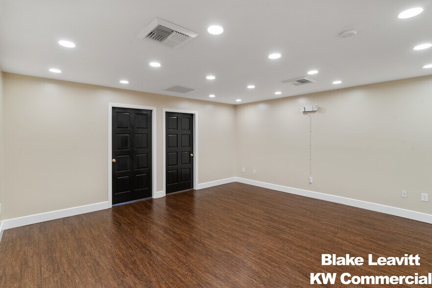 More Photos Of 510 S 9th St, Las Vegas Office For Sale
