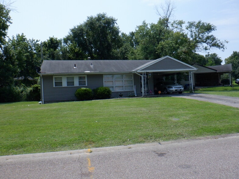 More Photos Of 2425 Petrova Ave, Jennings Apartments For Sale
