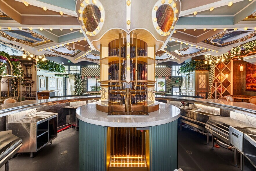 More Photos Of 2401 Kettner Blvd, San Diego Restaurant For Lease