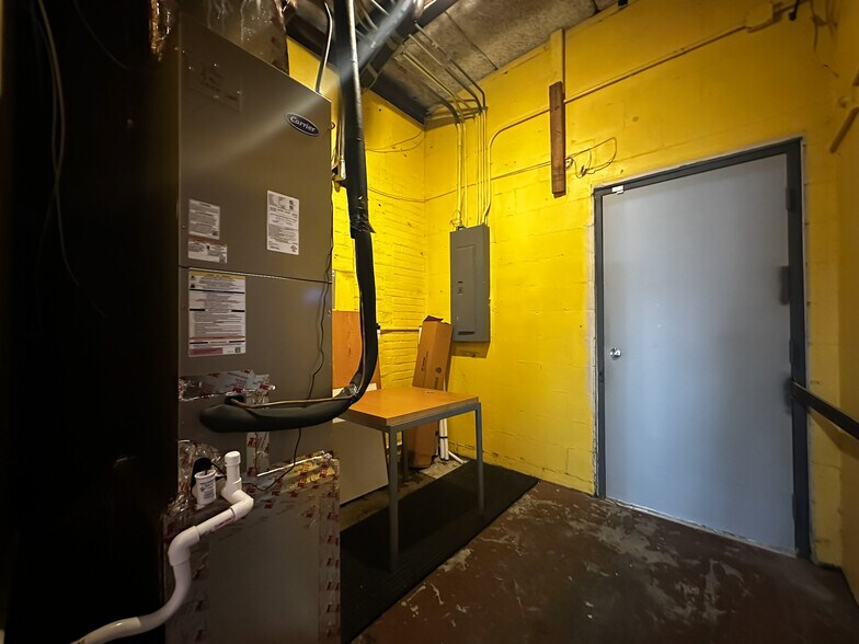 More Photos Of 121 S Kentucky Ave, Lakeland Storefront For Lease