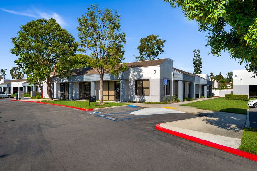 More Photos Of 7643-7667 Garden Grove Blvd, Garden Grove Unknown For Lease